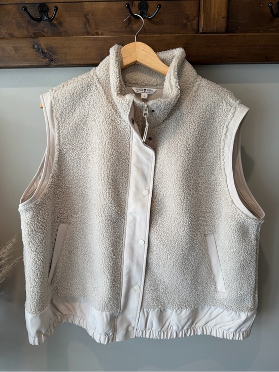 Active USA Jackets & Blazers - Active USA Off-White Sherpa Snap-Front Vest